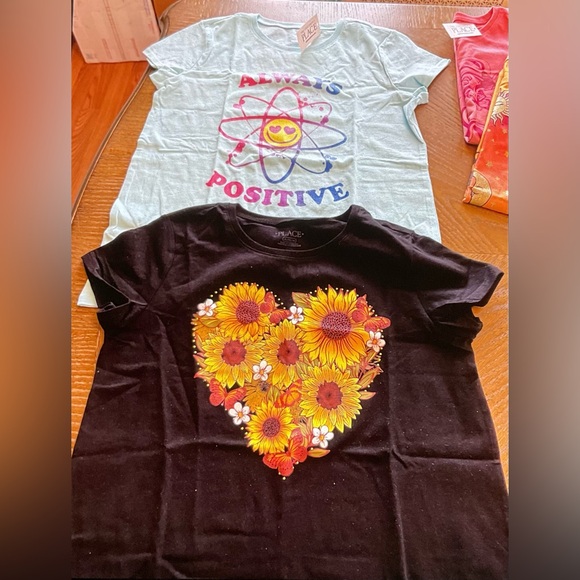 **SOLD ** Colorful Kids Clothing Bundle - Picture 6 of 16